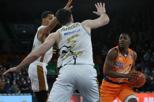 球队中每位 球队中每位