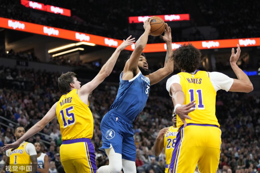 队展开激烈 队展开激烈