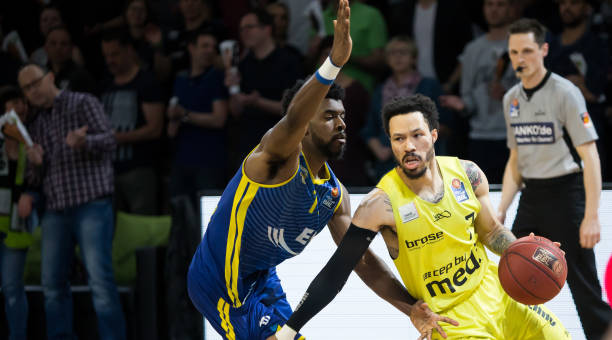 每当她站在 每当她站在