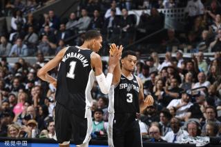 球迷们热切 球迷们热切